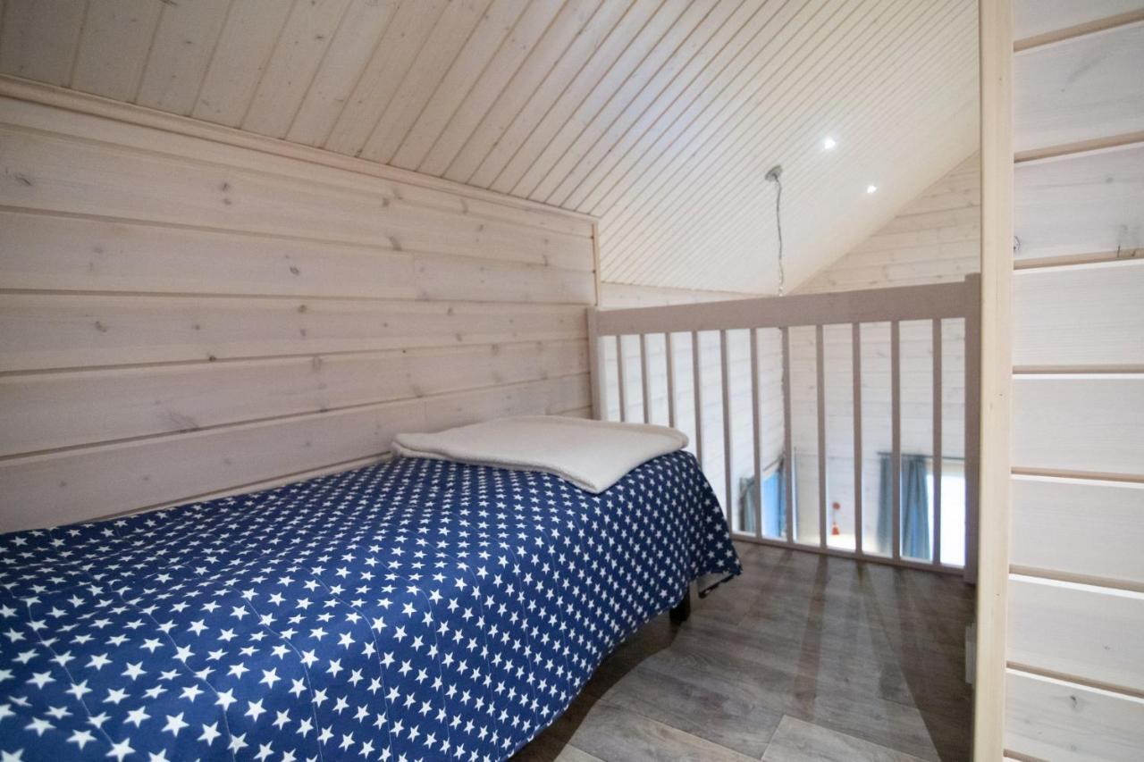 Ettomies II Guest House Akaslompolo Ngoại thất bức ảnh