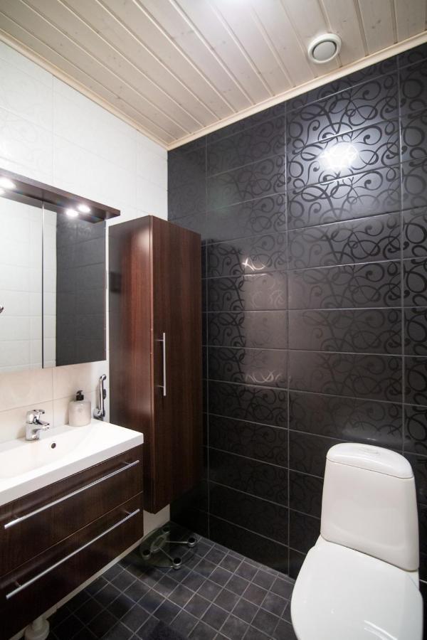 Ettomies II Guest House Akaslompolo Ngoại thất bức ảnh