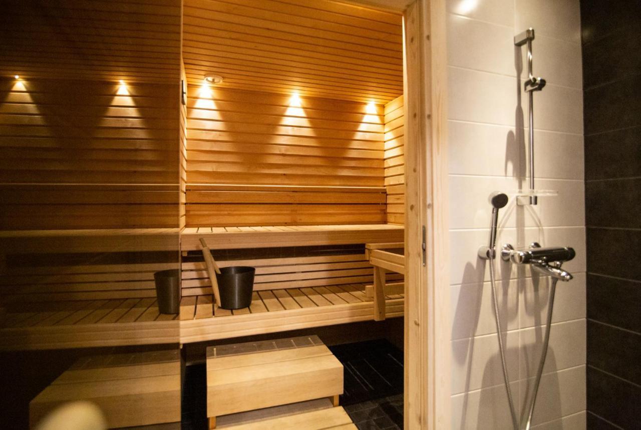 Ettomies II Guest House Akaslompolo Ngoại thất bức ảnh