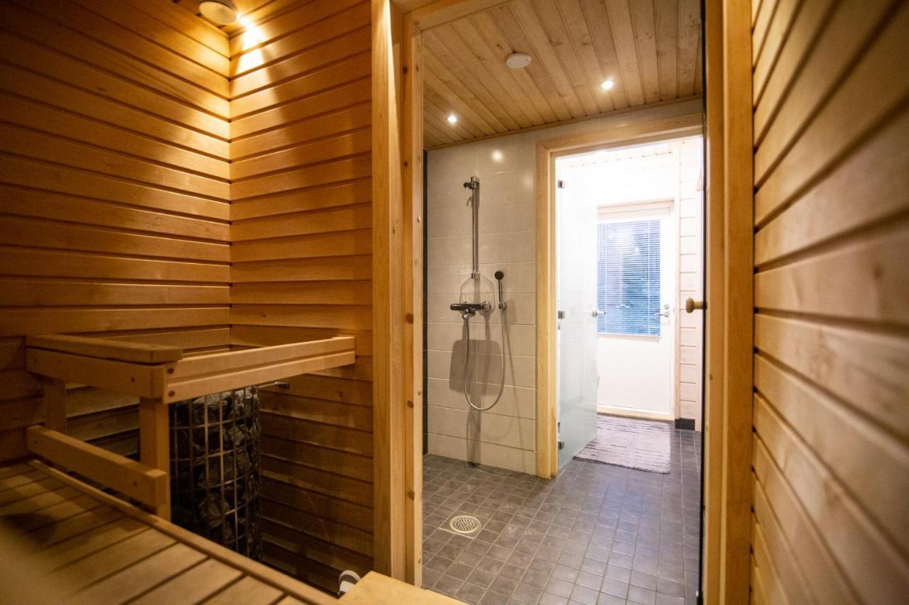 Ettomies II Guest House Akaslompolo Ngoại thất bức ảnh